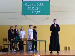 Rok szkolny 2023-2024 - 145 - Akademia z okazji ùwiÑt Wielkanocnych